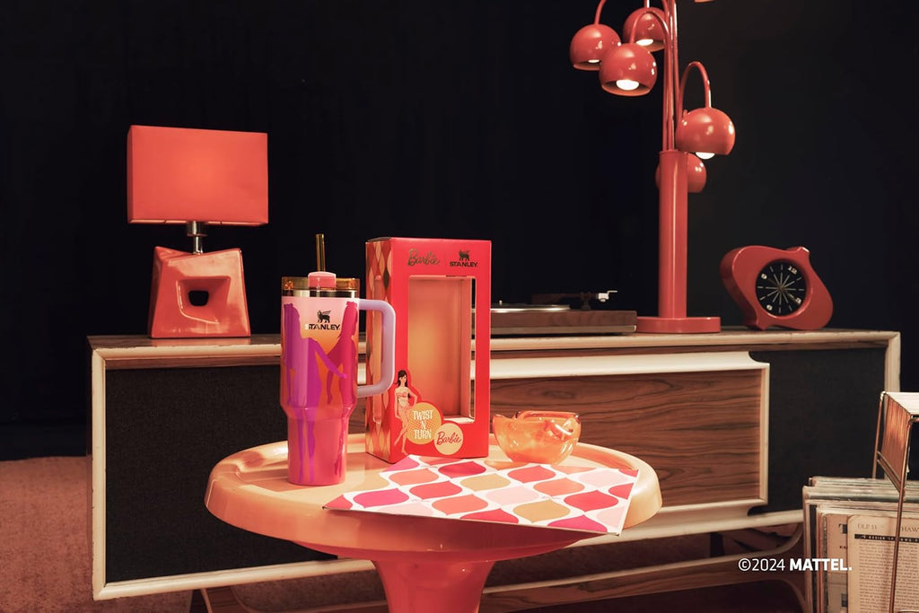 Stanley X BARBIE™ ’60S TWIST ’N TURN QUENCHER 40 OZ